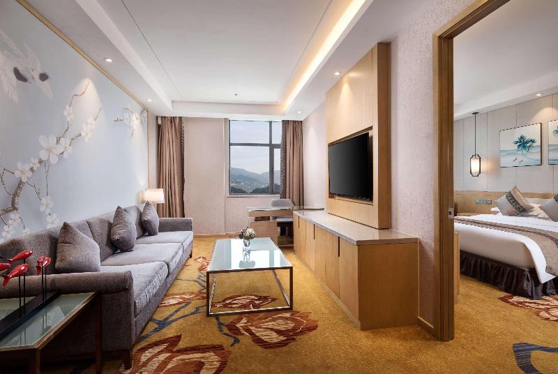 Ramada Plaza by Wyndham Enshi image