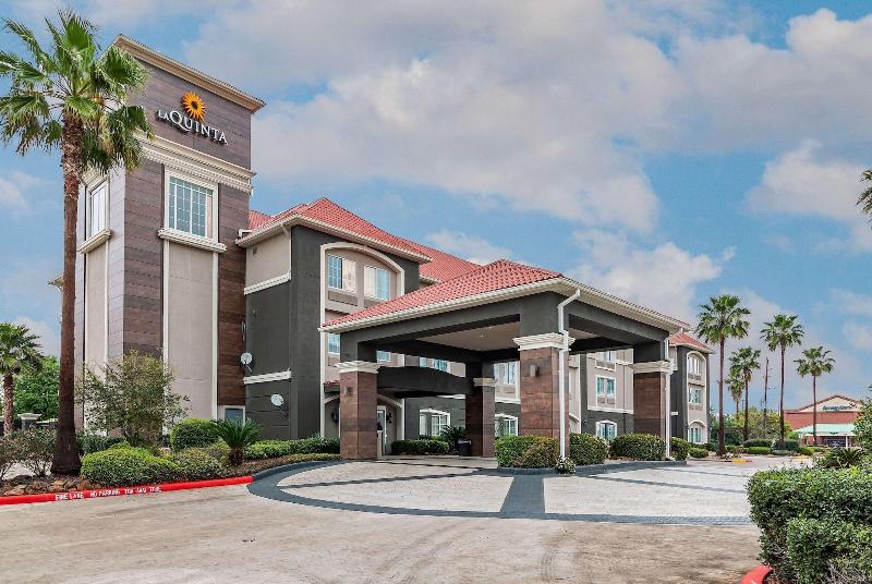 La Quinta Inn Suites By Wyndham Tomball 2