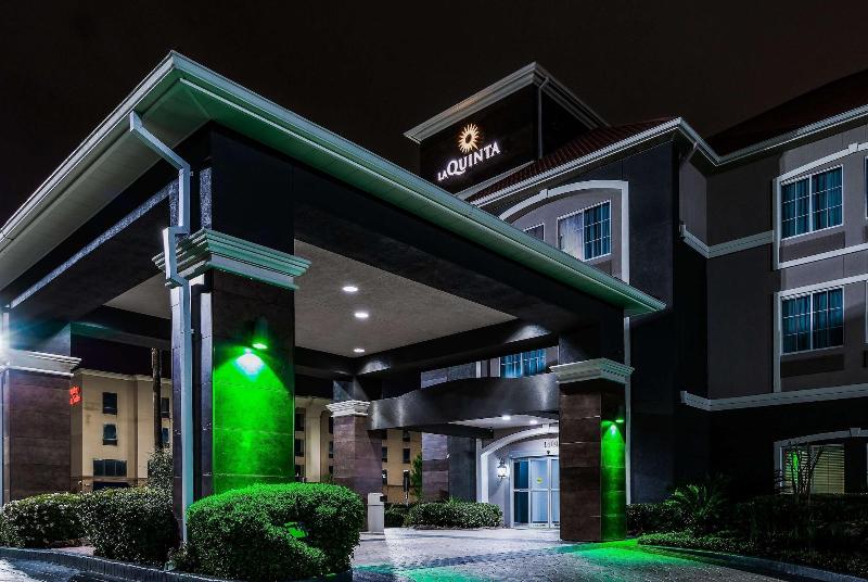 La Quinta Inn Suites By Wyndham Tomball 3