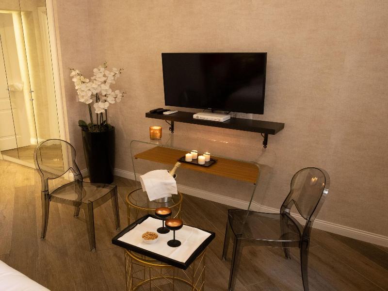 Spagna Boutique Luxury Suites image
