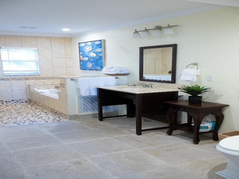 Coconut Palm Inn image