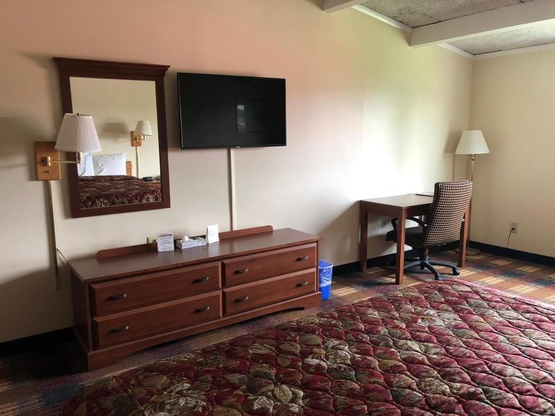 Red Carpet Inn North Syracuse image