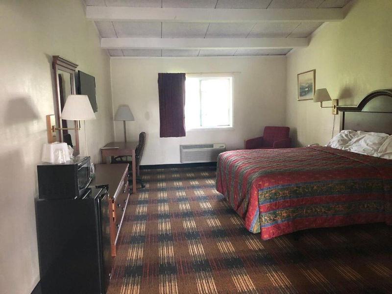 Red Carpet Inn North Syracuse image