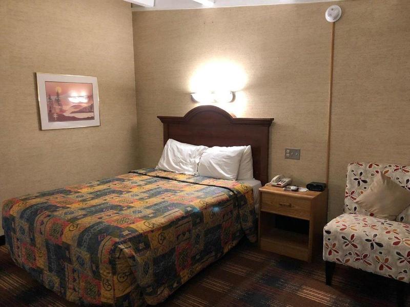 Red Carpet Inn North Syracuse image