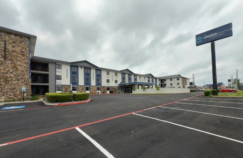 Clarion Pointe Shreveport image