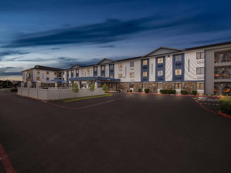 Clarion Pointe Shreveport image