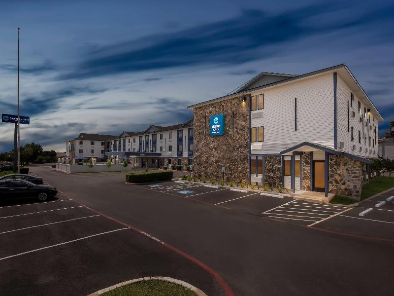 Clarion Pointe Shreveport image