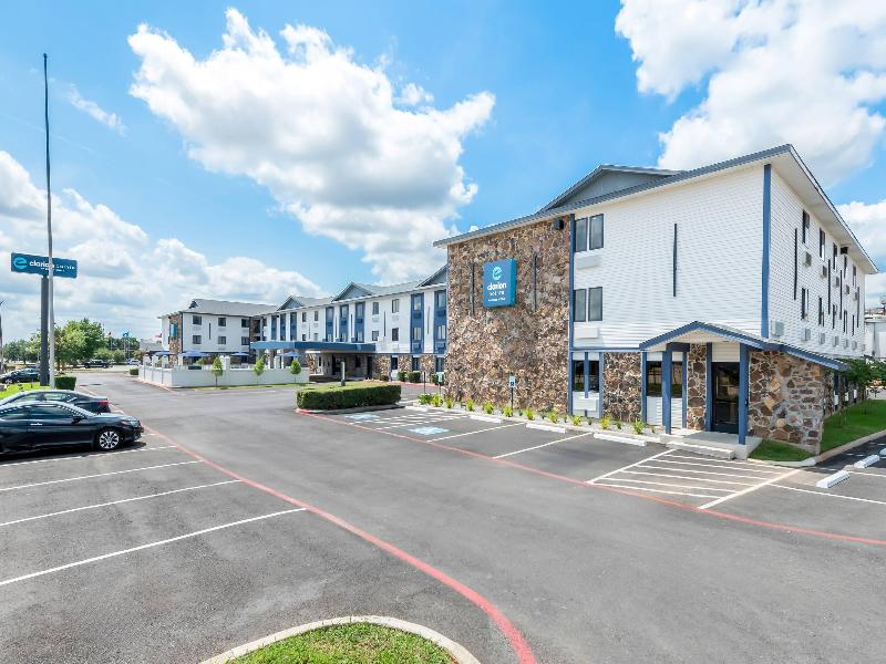 Clarion Pointe Shreveport image