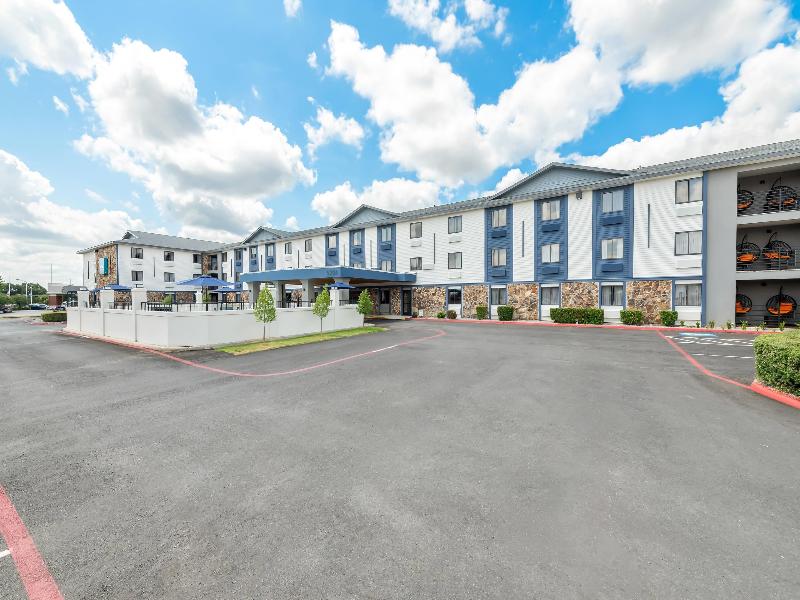 Clarion Pointe Shreveport image