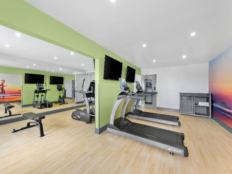 Clarion Pointe Shreveport image