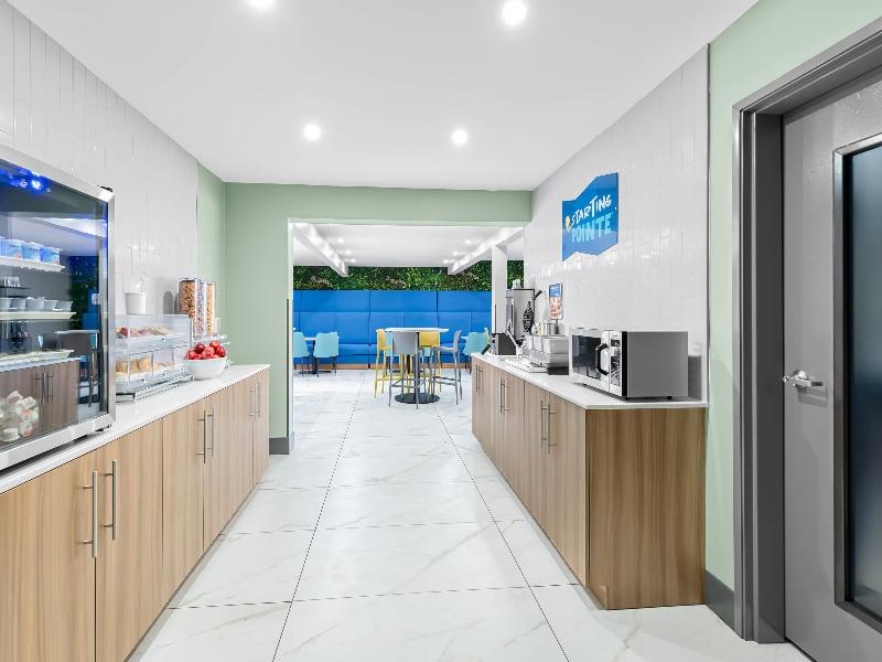 Clarion Pointe Shreveport image