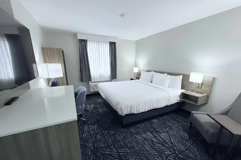 Clarion Pointe Shreveport image