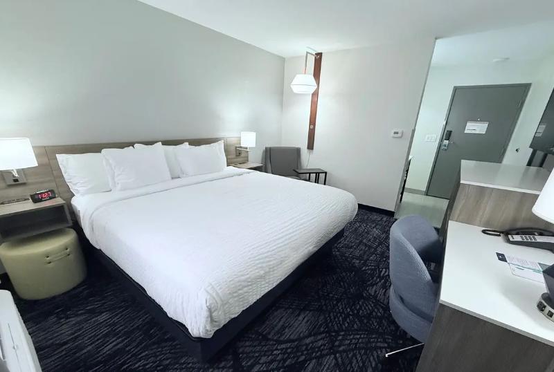 Clarion Pointe Shreveport image