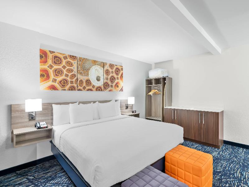 Clarion Pointe Shreveport image