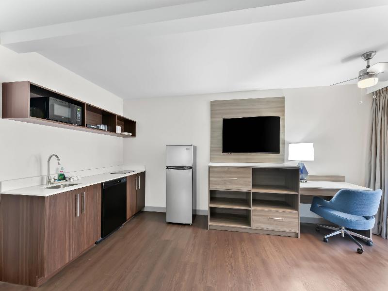 Clarion Pointe Shreveport image