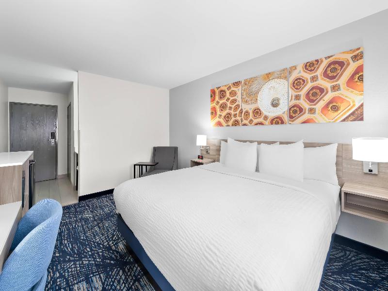 Clarion Pointe Shreveport image