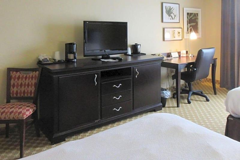 Quality Inn Suites image