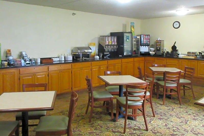 Quality Inn Suites image