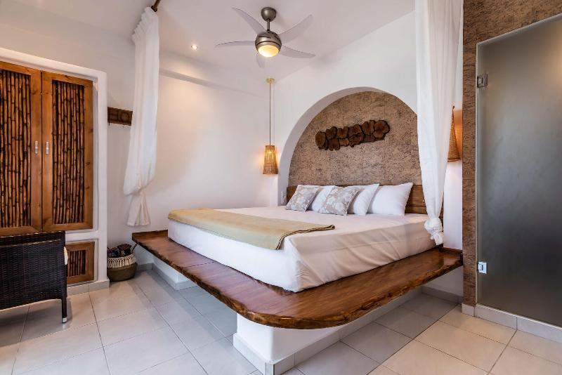 Niki Savvas Studio Suites - Image 8