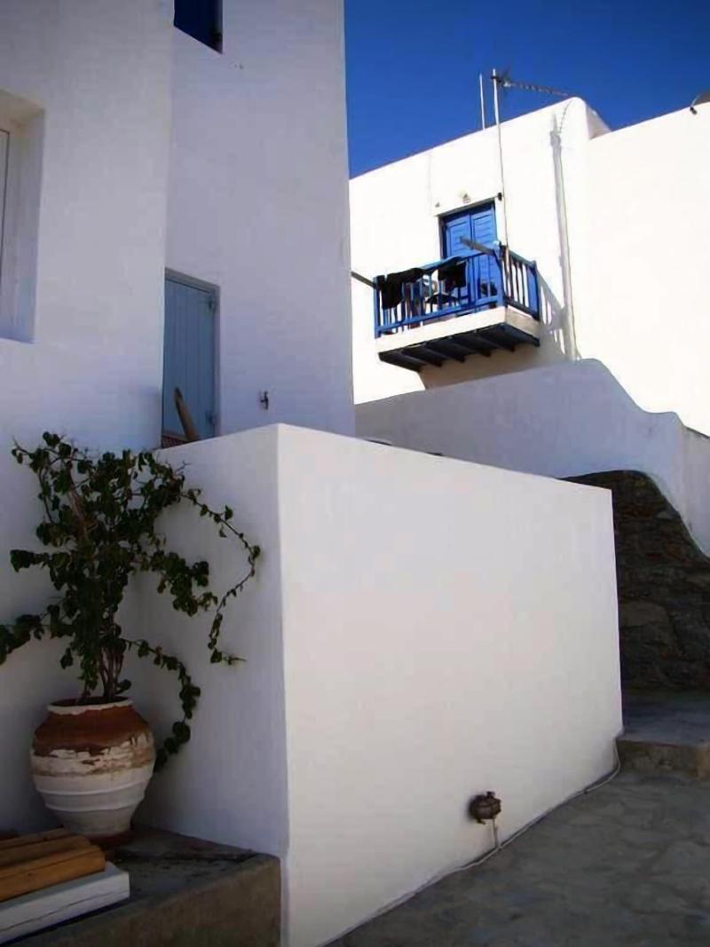 Manos Rooms - Image 1