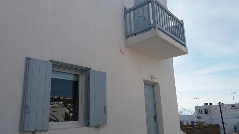 Manos Rooms - Image 3