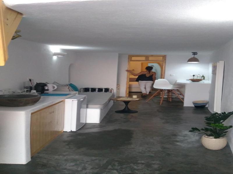 Akron Cliff Suite — photo 93