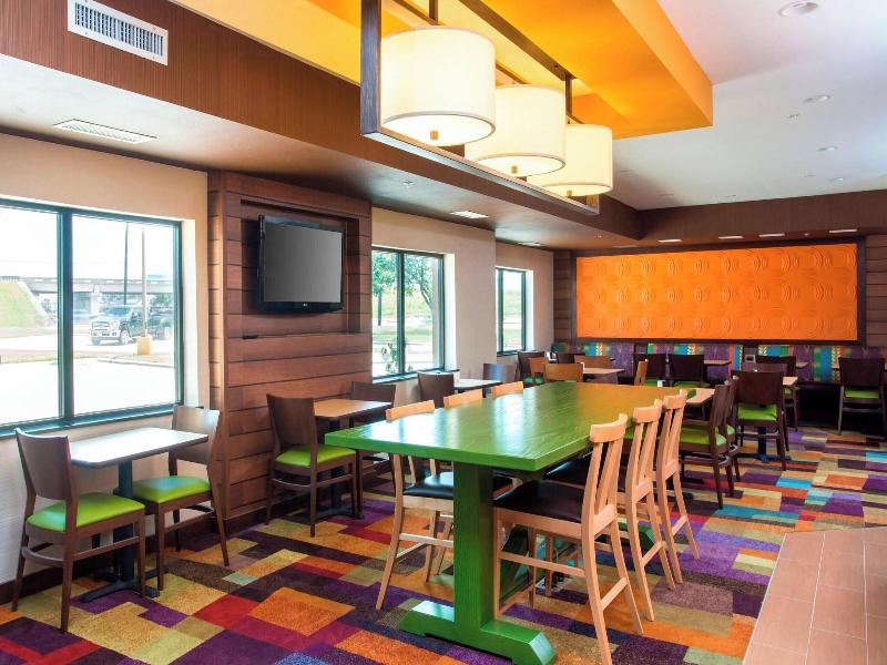 Fairfield Inn Suites Victoria