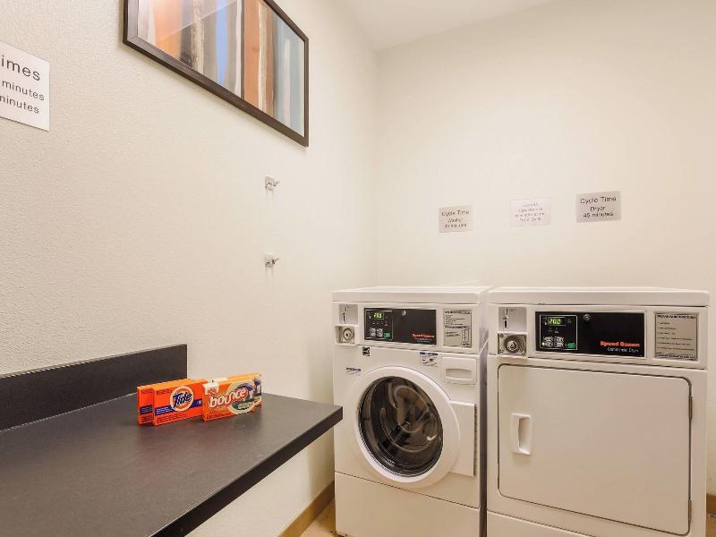 Fairfield Inn Suites Victoria