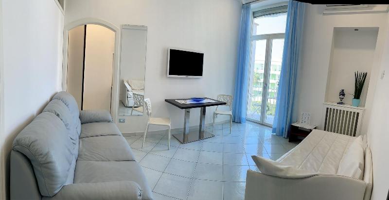 Boutique Hotel Sorrento Flats image