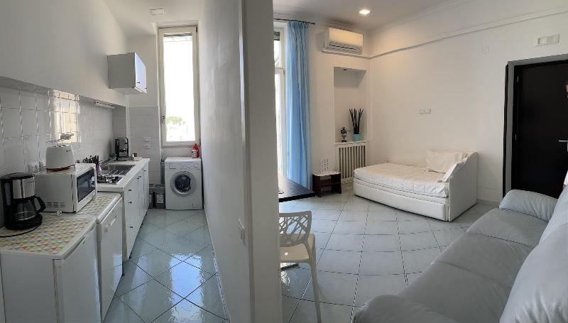 Boutique Hotel Sorrento Flats image
