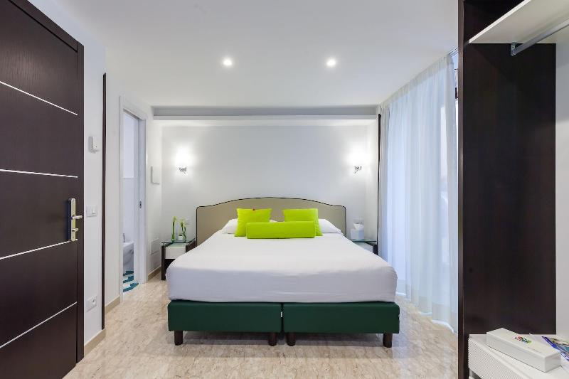 Boutique Hotel Sorrento Flats image