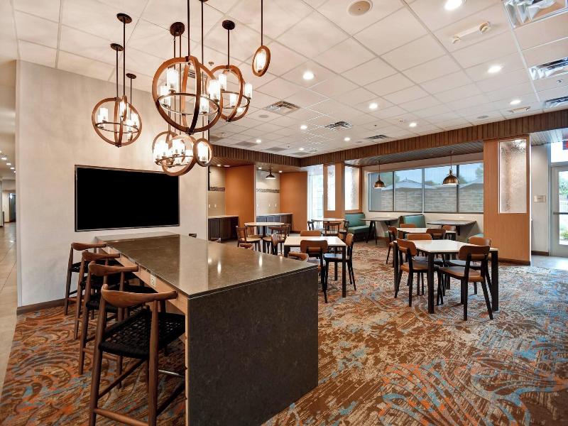 Fairfield Inn Suites By Marriott Milwaukee North image