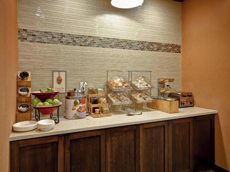 Fairfield Inn Suites By Marriott Milwaukee North image
