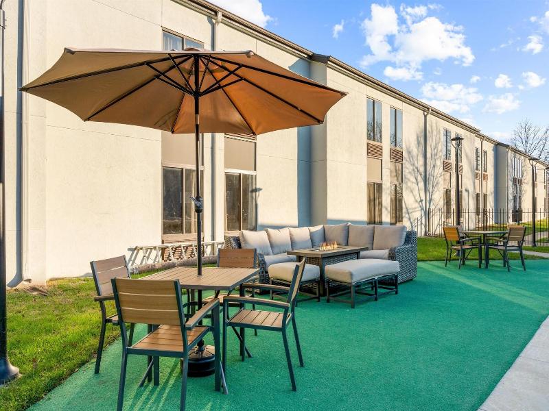 Best Western Courtview Hotel image