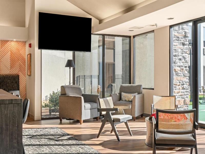 Best Western Courtview Hotel image