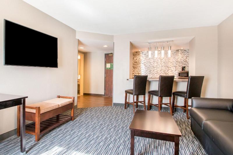 Best Western Courtview Hotel image