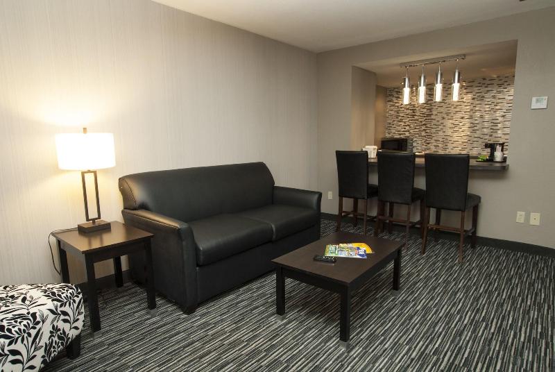 Best Western Courtview Hotel image