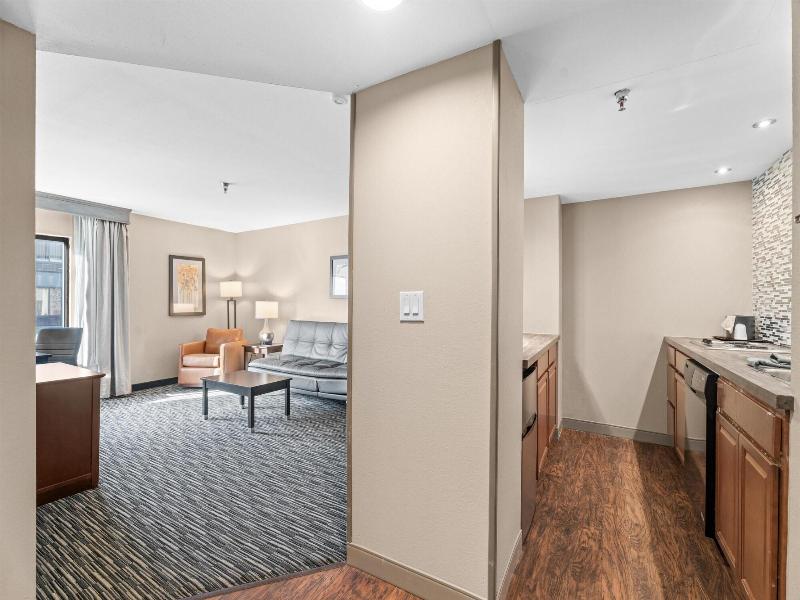 Best Western Courtview Hotel image