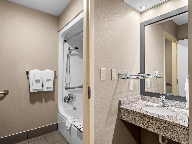 Best Western Courtview Hotel image