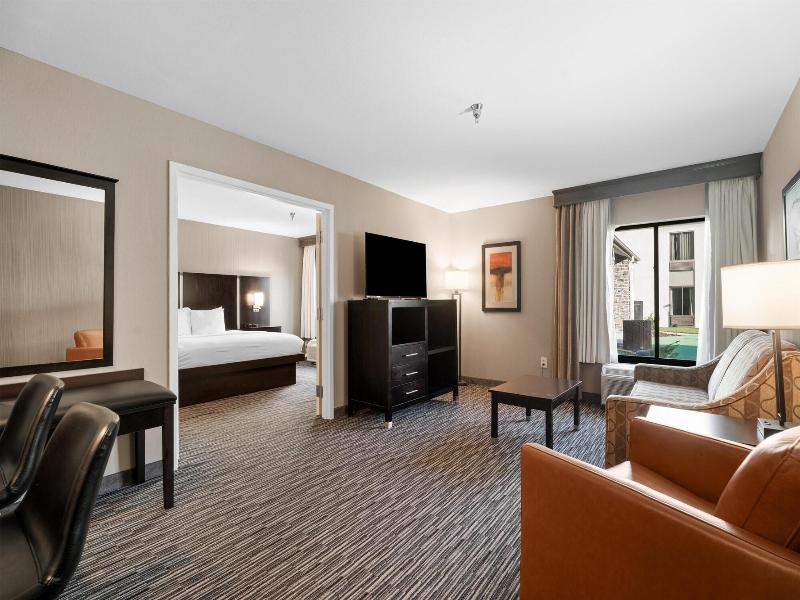 Best Western Courtview Hotel image