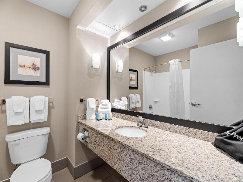Best Western Courtview Hotel image
