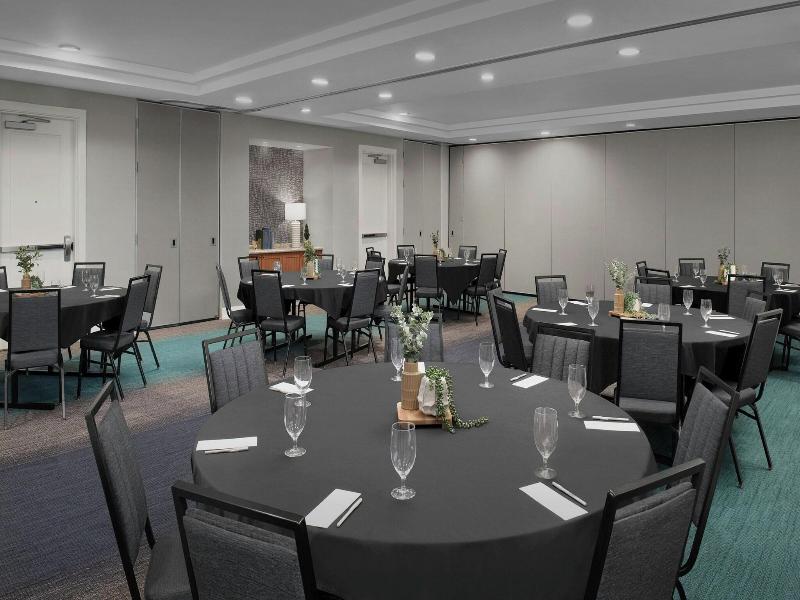 Residence Inn By Marriott Bellevue Downtown — photo 100