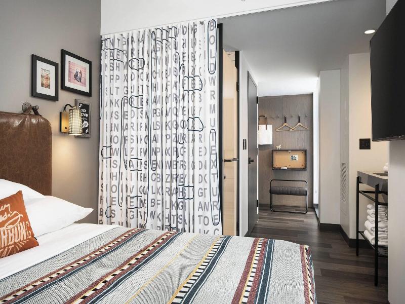 Moxy Louisville Downtown image