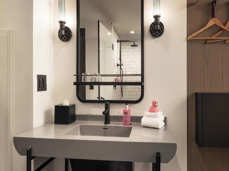 Moxy Louisville Downtown image