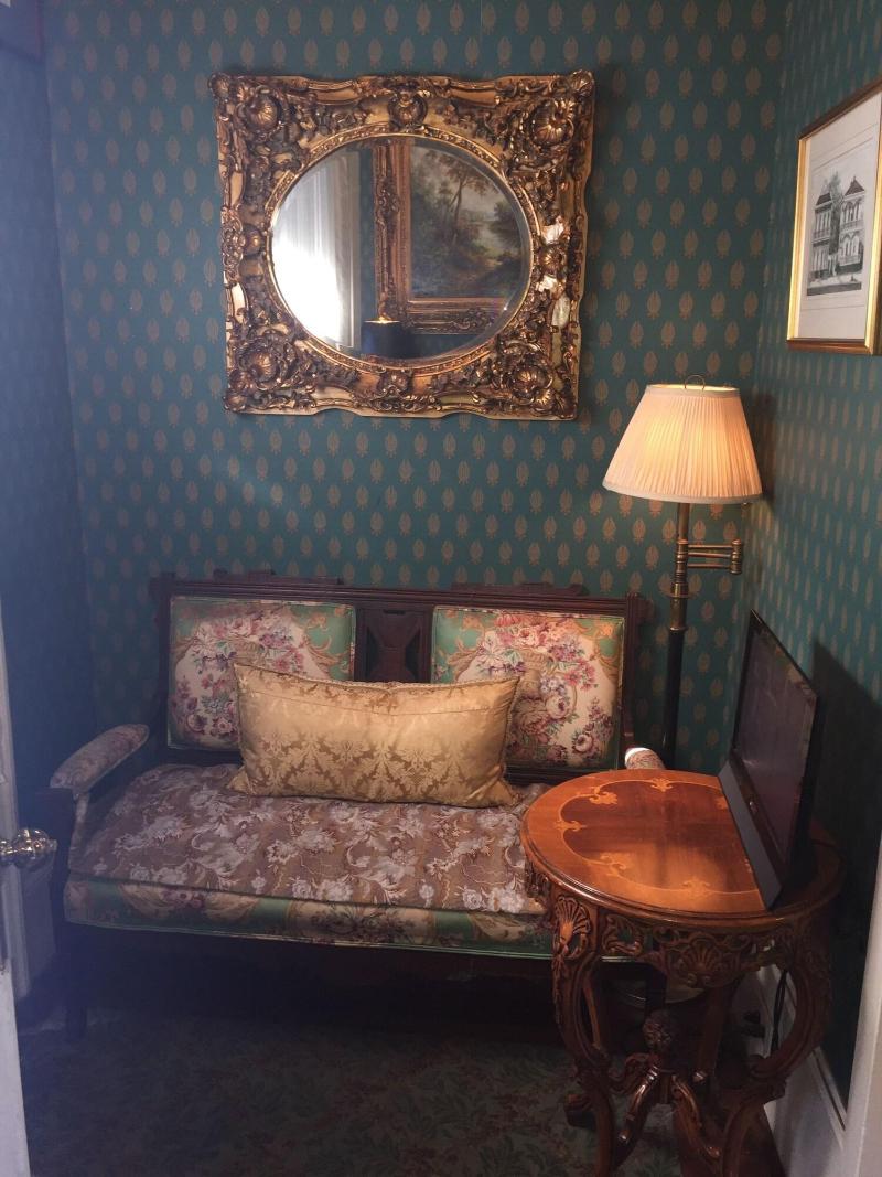 Nine O Five Royal Hotel image