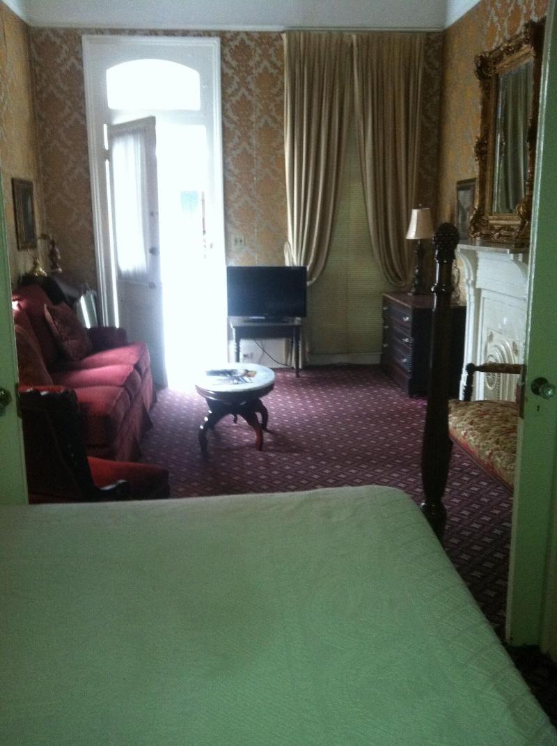 Nine O Five Royal Hotel image