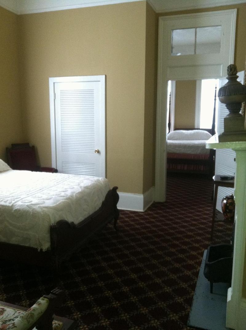 Nine O Five Royal Hotel image