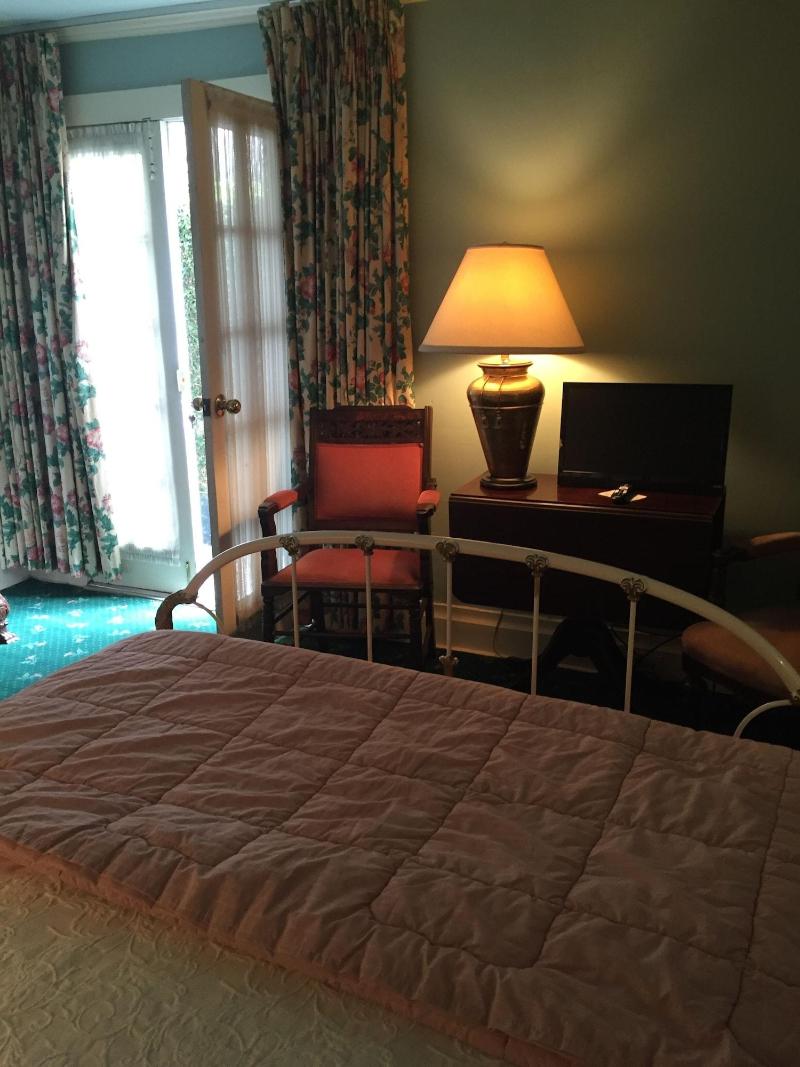 Nine O Five Royal Hotel image