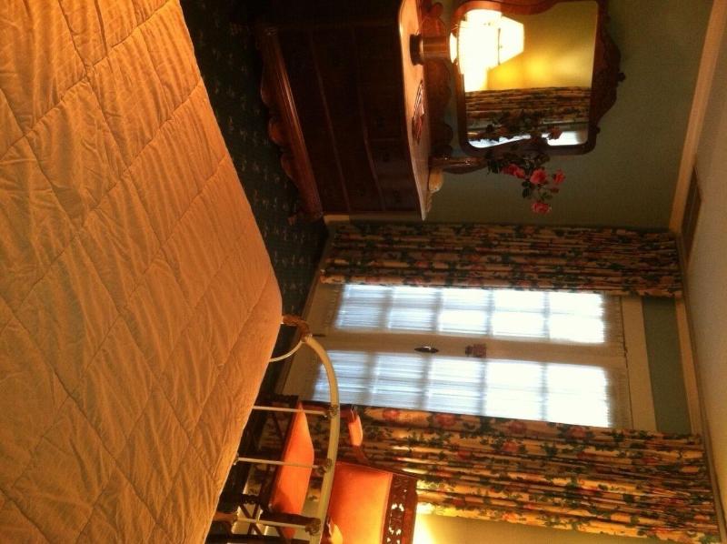 Nine O Five Royal Hotel image