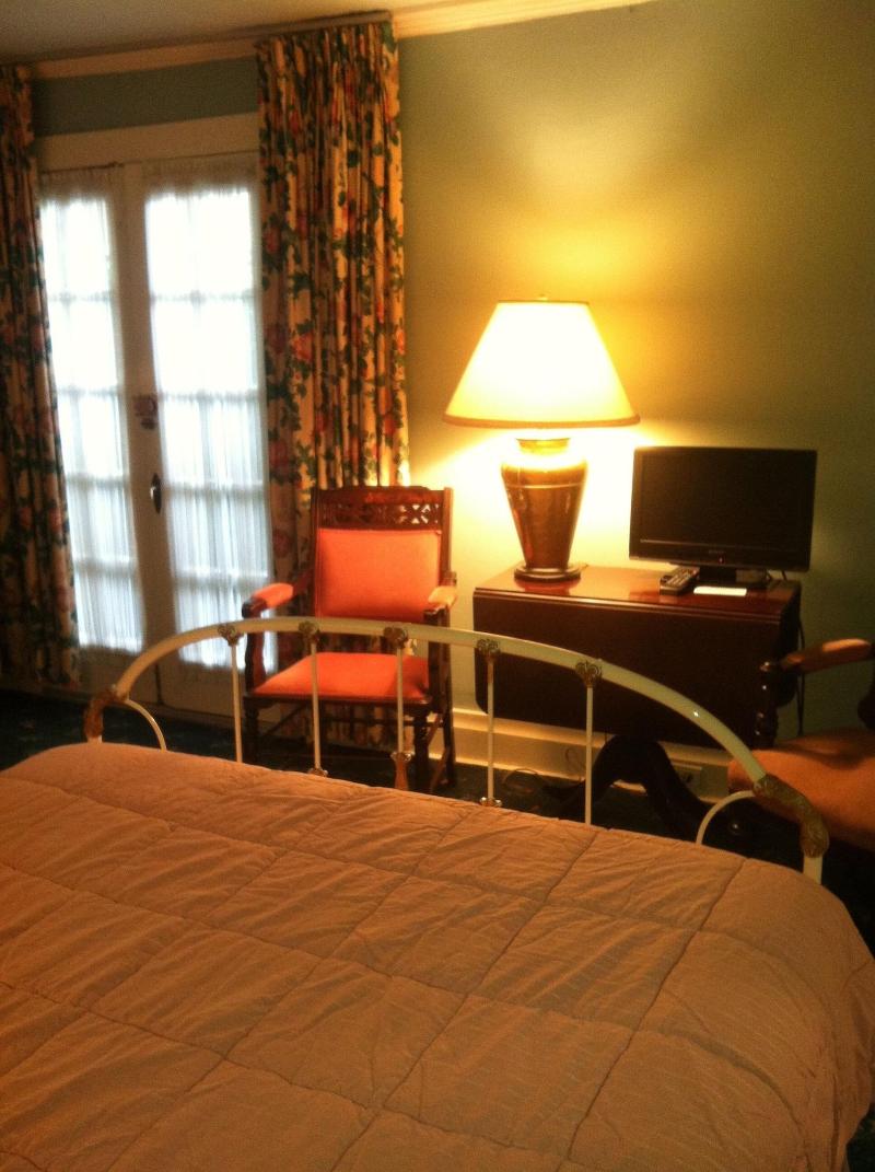 Nine O Five Royal Hotel image